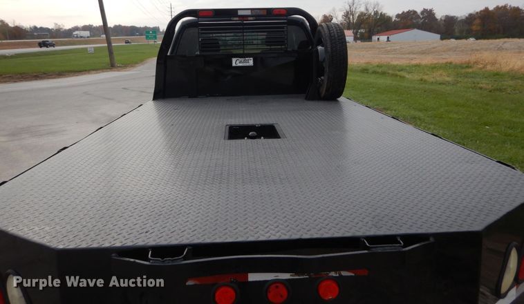 image for item IV9556 2011 Ford F450 Super Duty XLT  flatbed truck