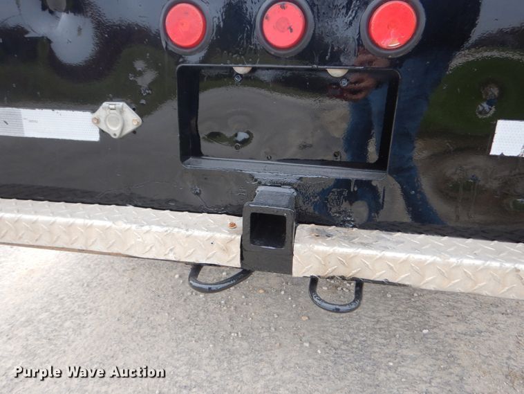 image for item IV9556 2011 Ford F450 Super Duty XLT  flatbed truck