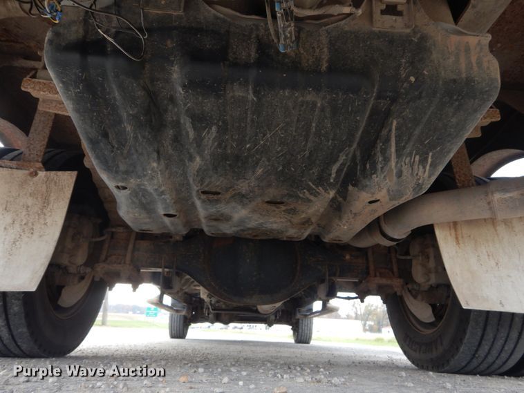 image for item IV9556 2011 Ford F450 Super Duty XLT  flatbed truck