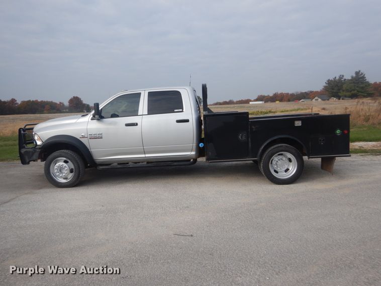image for item IV9557 2014 Dodge Ram 5500HD  flatbed truck