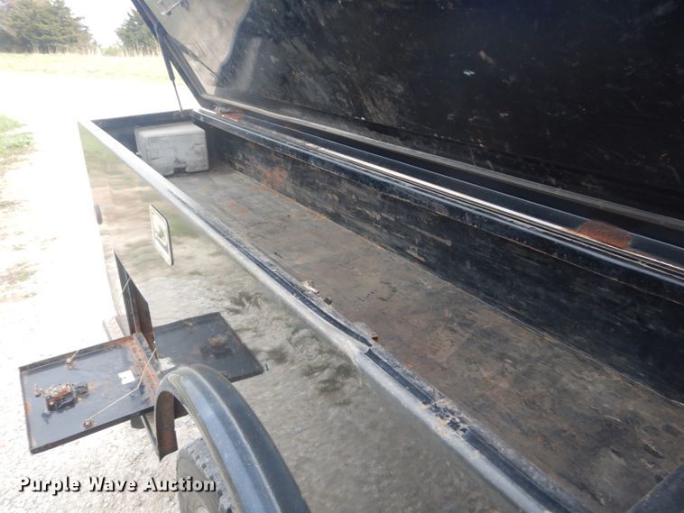 image for item IV9557 2014 Dodge Ram 5500HD  flatbed truck