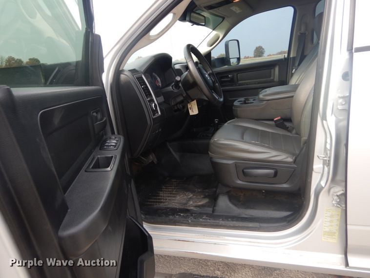 image for item IV9557 2014 Dodge Ram 5500HD  flatbed truck