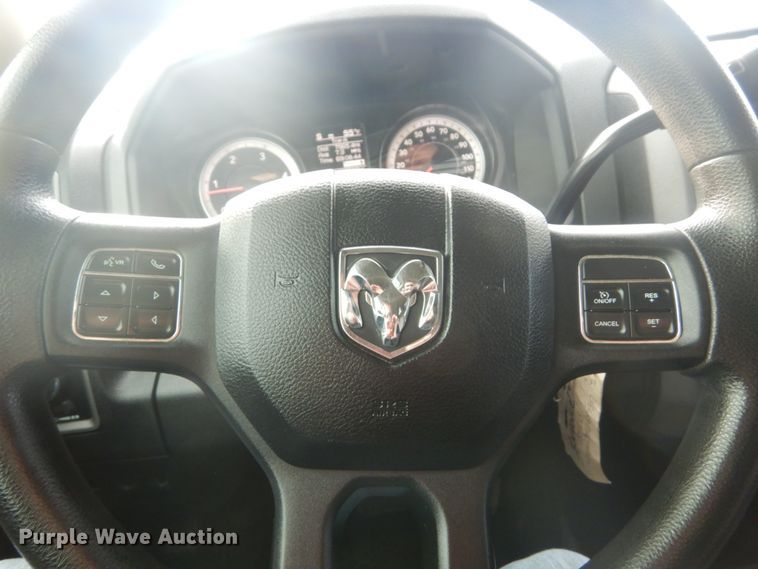 image for item IV9557 2014 Dodge Ram 5500HD  flatbed truck