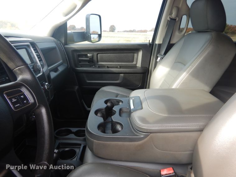 image for item IV9557 2014 Dodge Ram 5500HD  flatbed truck