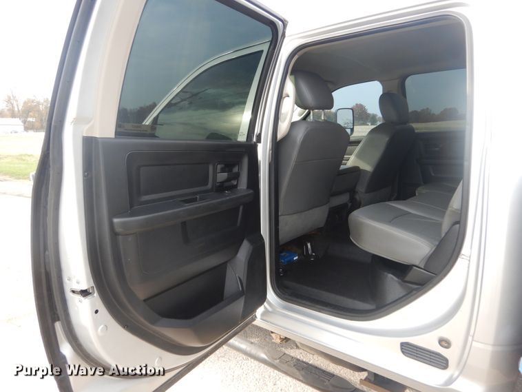 image for item IV9557 2014 Dodge Ram 5500HD  flatbed truck