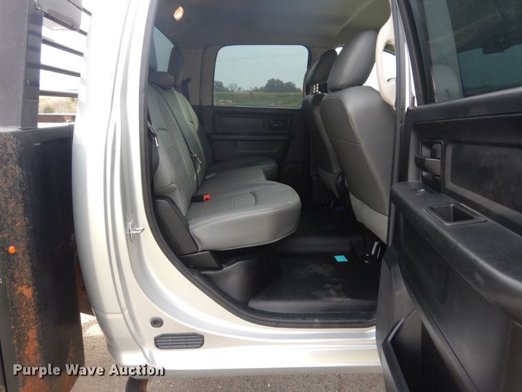 image for item IV9557 2014 Dodge Ram 5500HD  flatbed truck