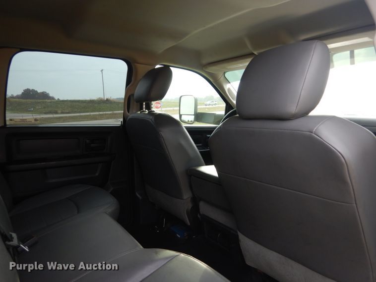 image for item IV9557 2014 Dodge Ram 5500HD  flatbed truck