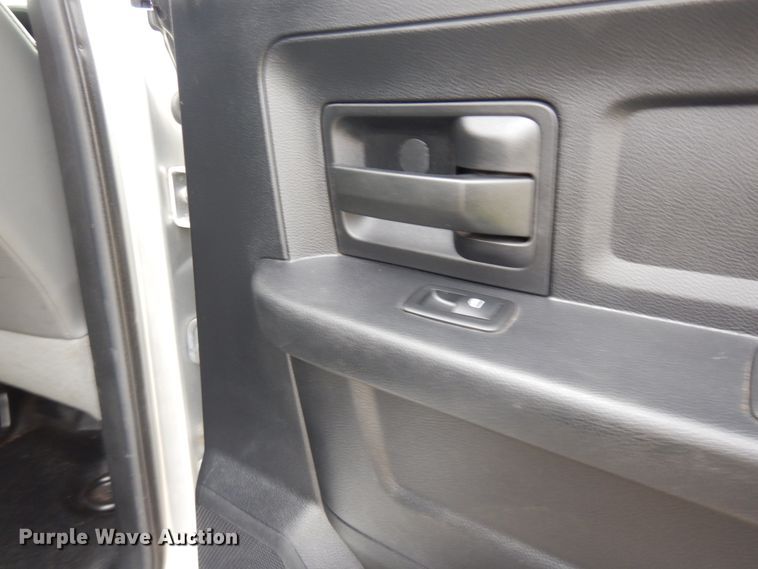 image for item IV9557 2014 Dodge Ram 5500HD  flatbed truck