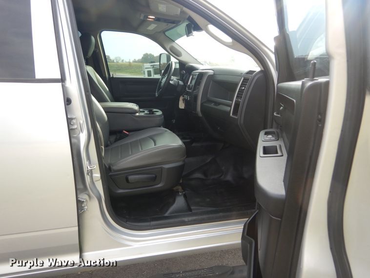 image for item IV9557 2014 Dodge Ram 5500HD  flatbed truck