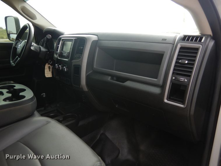 image for item IV9557 2014 Dodge Ram 5500HD  flatbed truck