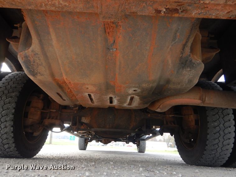 image for item IV9557 2014 Dodge Ram 5500HD  flatbed truck