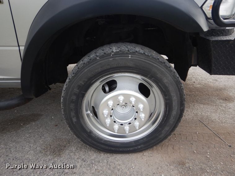 image for item IV9557 2014 Dodge Ram 5500HD  flatbed truck