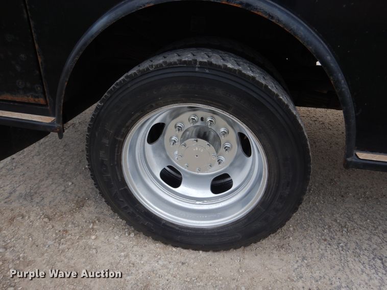 image for item IV9557 2014 Dodge Ram 5500HD  flatbed truck