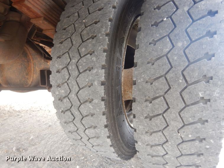 image for item IV9557 2014 Dodge Ram 5500HD  flatbed truck