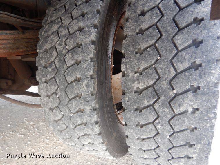 image for item IV9557 2014 Dodge Ram 5500HD  flatbed truck