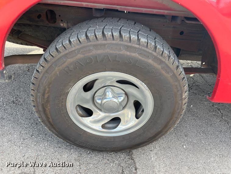 image for item IX9504 1998 Ford F150  pickup truck