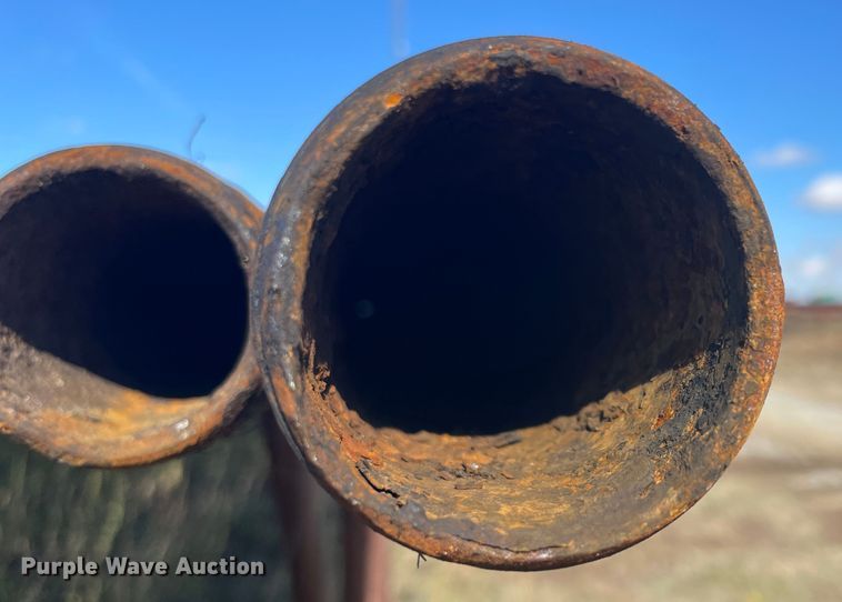 image for item IX9552 (114) 2 3/8" pipes