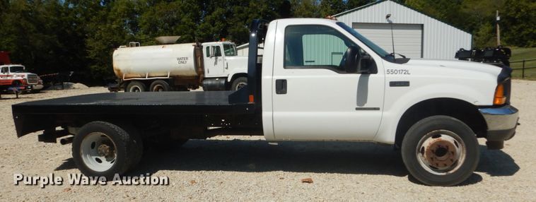 image for item JG9063 2001 Ford F550 Super Duty XL  flatbed truck