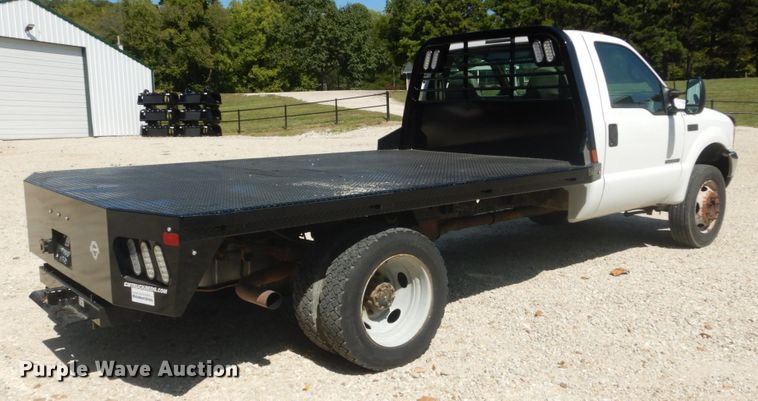 image for item JG9063 2001 Ford F550 Super Duty XL  flatbed truck