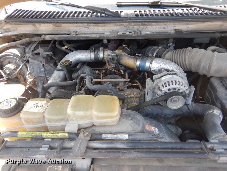 image for item JG9063 2001 Ford F550 Super Duty XL  flatbed truck