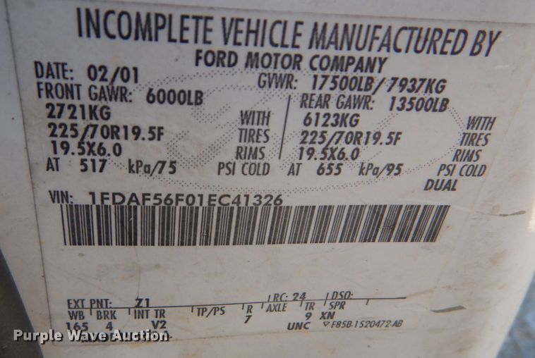 image for item JG9063 2001 Ford F550 Super Duty XL  flatbed truck