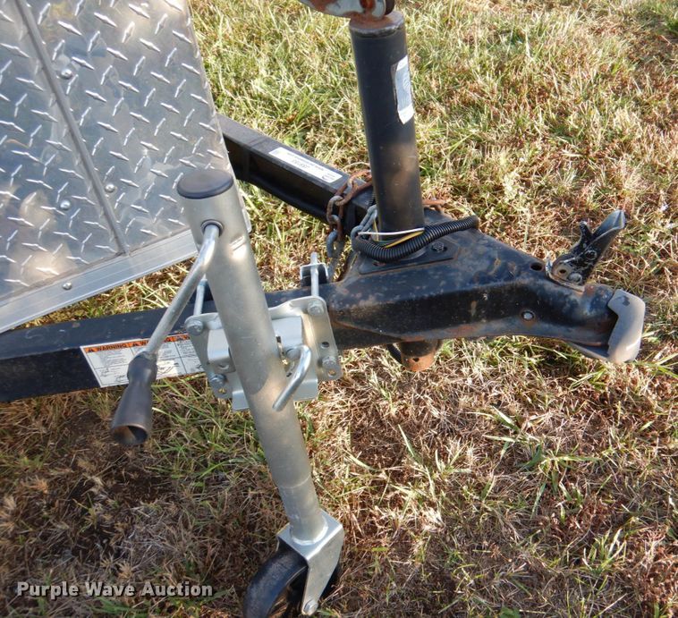 image for item JS9183 2010 Lark United VT510SA  enclosed cargo trailer