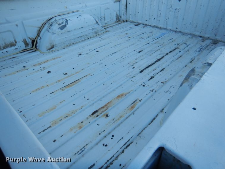 image for item JS9216 2004 Chevrolet Silverado 1500  Ext. Cab pickup truck