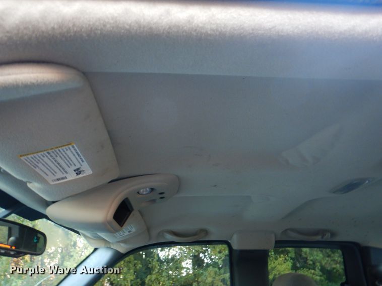 image for item JS9216 2004 Chevrolet Silverado 1500  Ext. Cab pickup truck