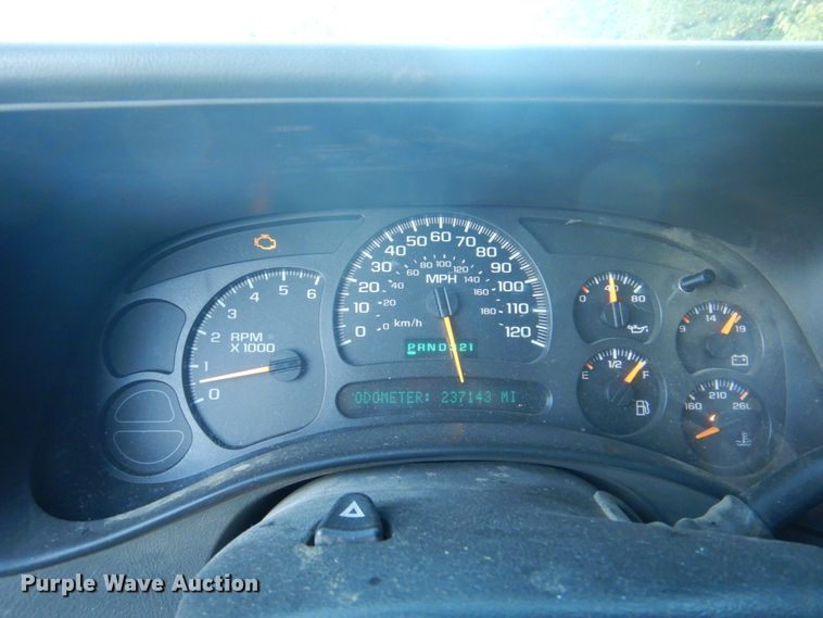 image for item JS9216 2004 Chevrolet Silverado 1500  Ext. Cab pickup truck