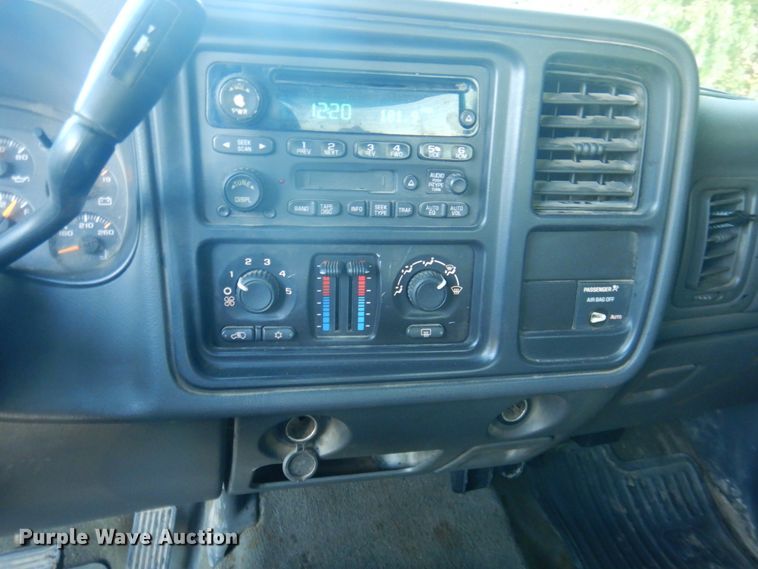 image for item JS9216 2004 Chevrolet Silverado 1500  Ext. Cab pickup truck