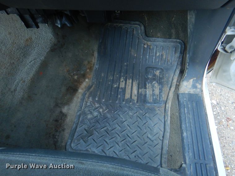 image for item JS9216 2004 Chevrolet Silverado 1500  Ext. Cab pickup truck