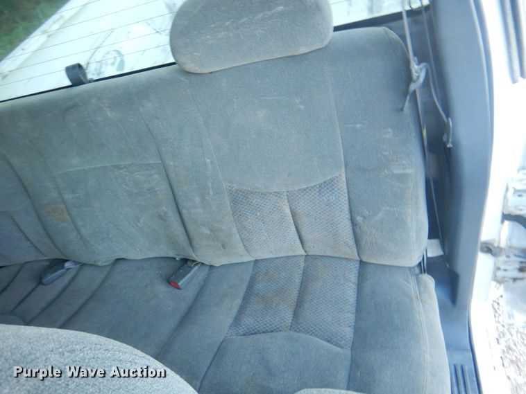 image for item JS9216 2004 Chevrolet Silverado 1500  Ext. Cab pickup truck