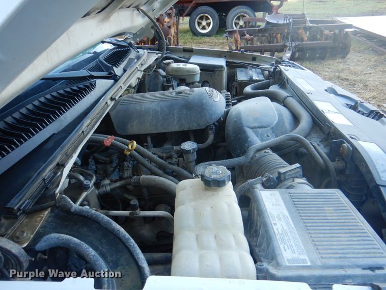 image for item JS9216 2004 Chevrolet Silverado 1500  Ext. Cab pickup truck