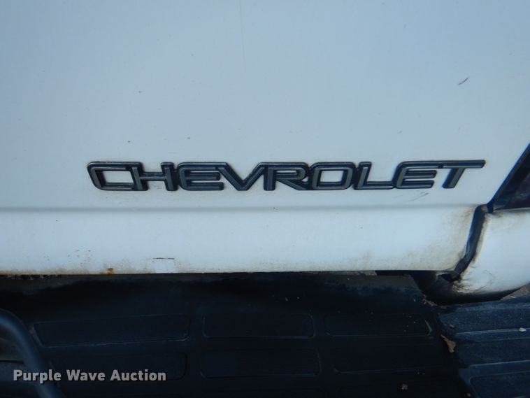 image for item JS9216 2004 Chevrolet Silverado 1500  Ext. Cab pickup truck