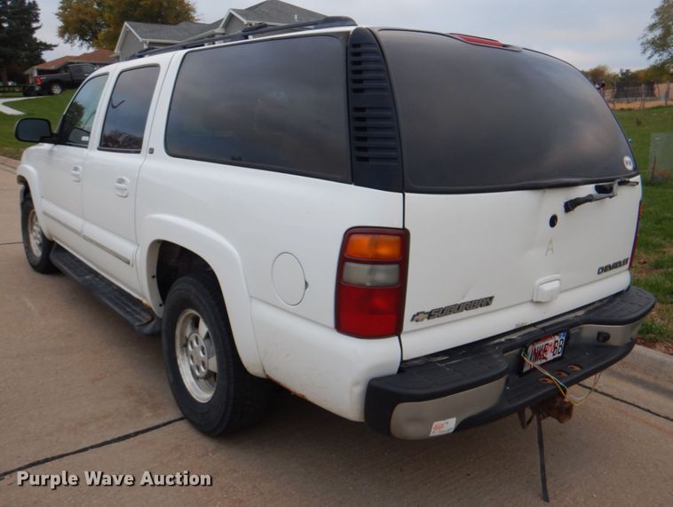 image for item JS9276 2002 Chevrolet Suburban LT  SUV