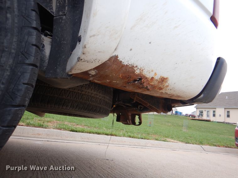 image for item JS9276 2002 Chevrolet Suburban LT  SUV