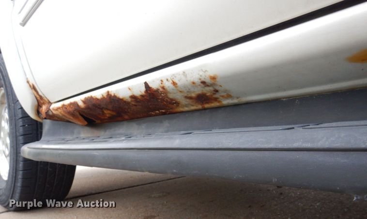 image for item JS9276 2002 Chevrolet Suburban LT  SUV