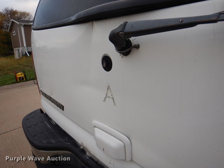 image for item JS9276 2002 Chevrolet Suburban LT  SUV