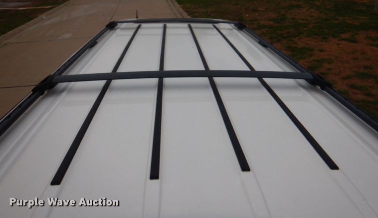 image for item JS9276 2002 Chevrolet Suburban LT  SUV