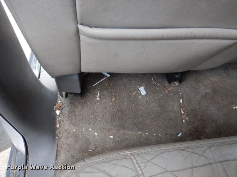 image for item JS9276 2002 Chevrolet Suburban LT  SUV