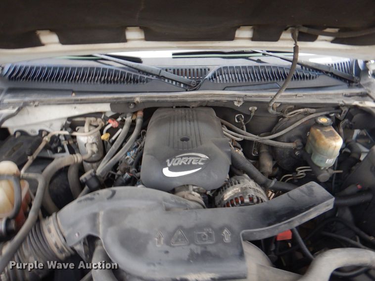 image for item JS9276 2002 Chevrolet Suburban LT  SUV