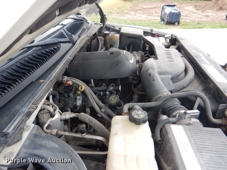 image for item JS9276 2002 Chevrolet Suburban LT  SUV