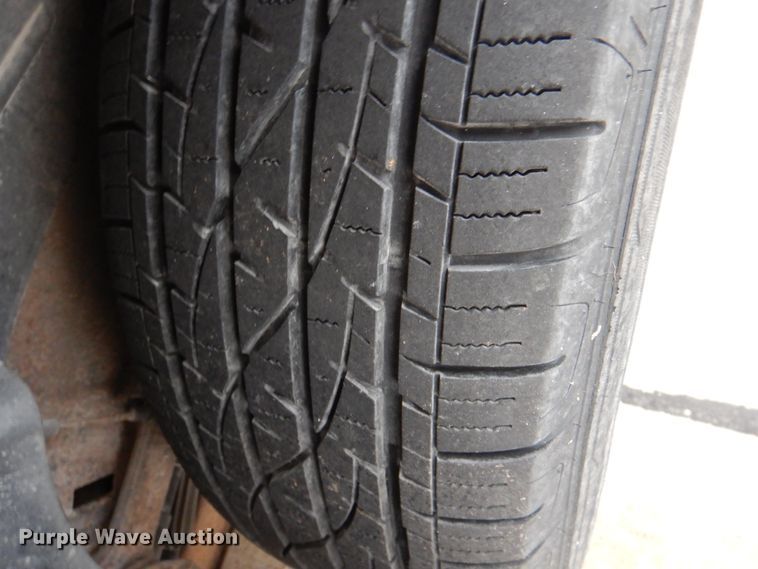 image for item JS9276 2002 Chevrolet Suburban LT  SUV