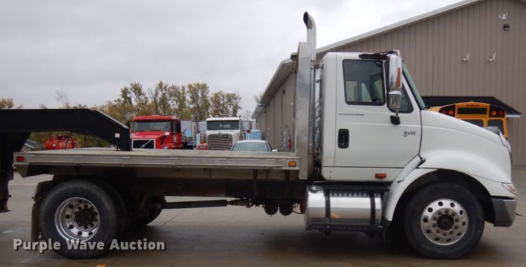image for item JS9453 2004 International 8600  flatbed truck