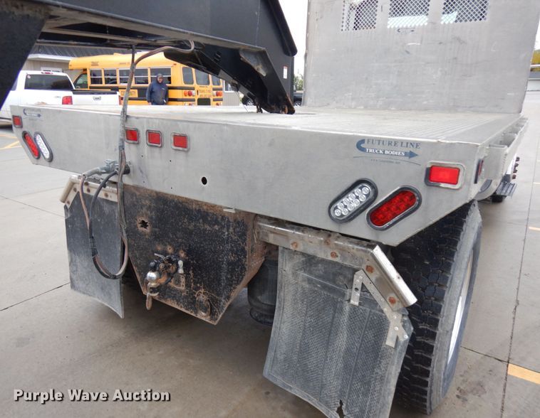 image for item JS9453 2004 International 8600  flatbed truck