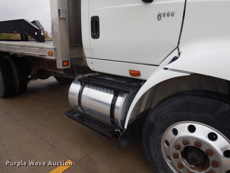 image for item JS9453 2004 International 8600  flatbed truck