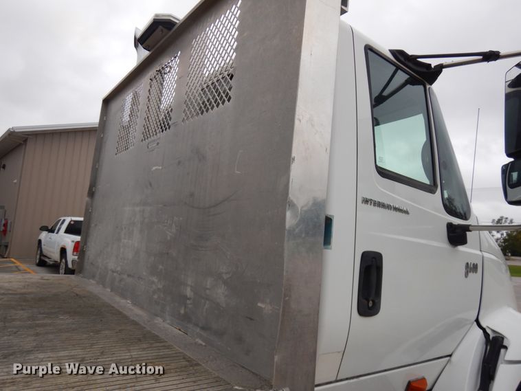 image for item JS9453 2004 International 8600  flatbed truck