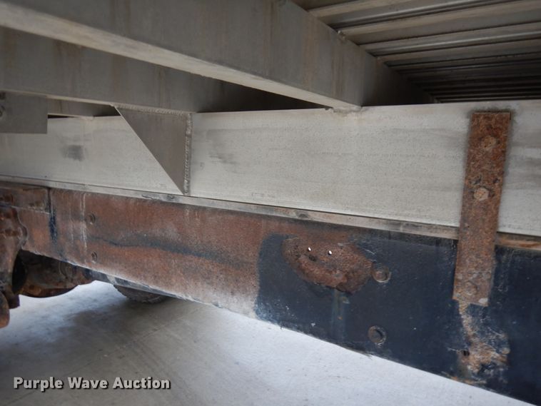 image for item JS9453 2004 International 8600  flatbed truck