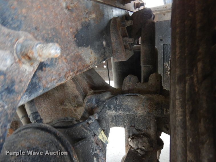 image for item JS9453 2004 International 8600  flatbed truck