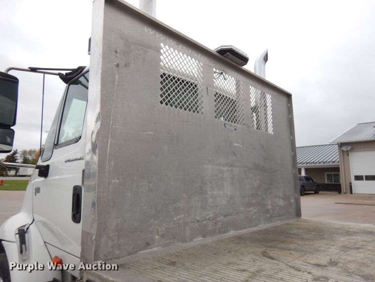 image for item JS9453 2004 International 8600  flatbed truck